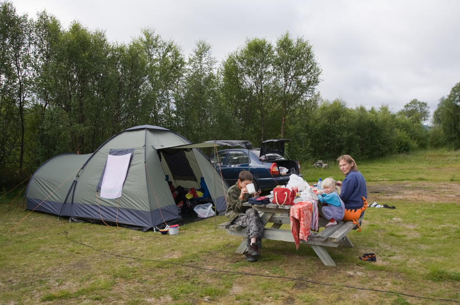 famille au camping 3 étoiles Pays basque